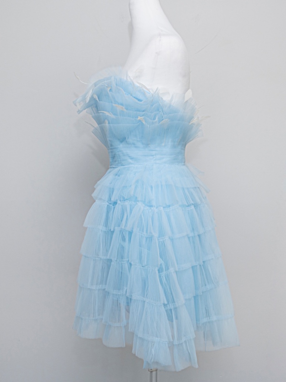 Mac Duggal - Feather Appliqué Tiered Tulle Cocktail Dress - Picture 6 of 11